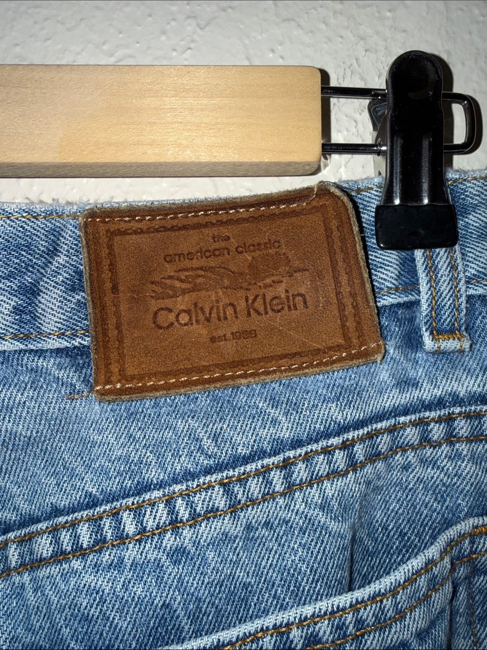 Vintage 80s Calvin Klein High Waisted Jeans Tapered Plain Pocket Light Wash 28 - Picture 4 of 7